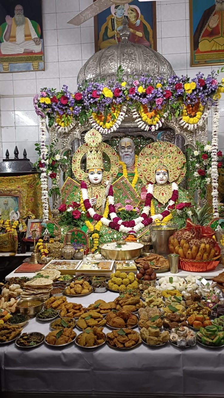 अयोध्या धाम के मठ-मंदिराें में अन्नकूट महाेत्सव में लगा भगवान का छप्पन भोग