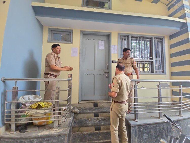 संभल हिंसा का मास्टरमाइंड: शारिक साठा के घर SIT ने बजाई डुगडुगी, देखिए कैसे हुई मुनादी!