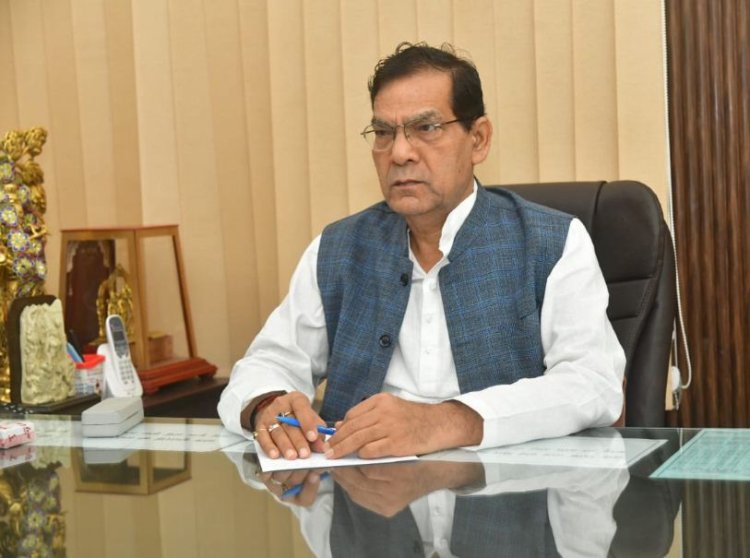 दिव्यांग कर्मी की मदद को आगे आए ऊर्जा मंत्री ए.के. शर्मा