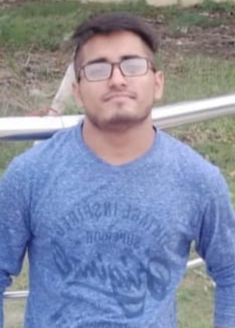 वरिष्ठ पत्रकार के बेटे का संदिग्ध परिस्थितियों में मऊ रेलवे स्टेशन पर खड़ी ट्रेन में मिला शव, हत्या की आशंका