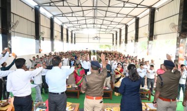 डीएम-एसपी ने किया यातायात माह का शुभारंभ, दिलाई शपथ