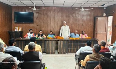 सरदार पटेल देश के लिए आदर्श, उन्हें सामाजिक बेड़ियों में नहीं बांटना चाहिए : अमरनाथ यादव