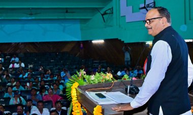 लखनऊ : नर्सों को गृह जनपद में ट्रांसफर का तोहफा, डिप्टी सीएम बृजेश पाठक का ऐलान