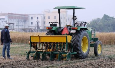 समय पर बुवाई और ज़ीरो टिलेज से किसान बढ़ा सकते हैं गेहूं की पैदावार: आइसार्क निदेशक