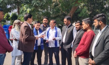 जलापूर्ति में भेदभाव का आरोप, भीम आर्मी ने डीएम को सौंपा ज्ञापन