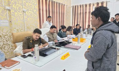 जिलाधिकारी ने सुनी जनसमस्याएं, निस्तारण के दिए निर्देश