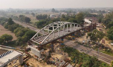 वाराणसी: आरओबी निर्माण के लिए 62 मीटर ओपन वेब गर्डर की सफल लॉन्चिंग