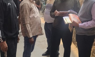 संघ शताब्दी वर्ष: संत रविदास नगर जानकी शाखा के स्वयंसेवकों ने घर-घर संपर्क किया