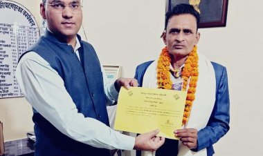 एसआईआर में नौ दिन पूर्व ही शत-प्रतिशत कार्य पूर्ण कर प्रमोद सचान बने बीएलओ ऑफ द डे