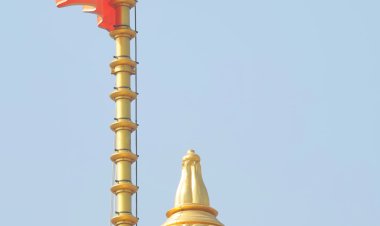अयोध्या में फहरी धर्म ध्वजा : रामायण कालीन परंपरा का वैदिक ध्वजारोहण, राष्ट्र बना साक्षी