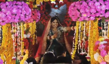प्रयागराज की अनोखी शादी: रूढ़िवादी परंपराओं को तोड़ती हुई, दूल्हे की जगह दुल्हन ने निकाली अपनी 'शाही बारात', पिता के सपने को किया पूरा