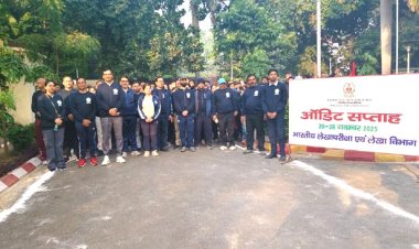 ऑडिट सप्ताह : आम जनमानस को संदेश देने के उद्देश्य से किया वॉकथान का आयोजन