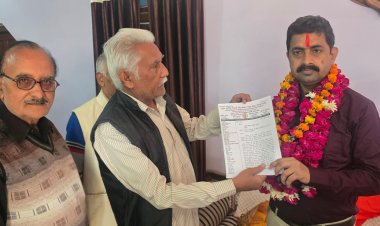 वरिष्ठ पेंशनर्स ने 8वें वेतन आयोग का लाभ दिलाने की जनप्रतिनिधियों से की अपील