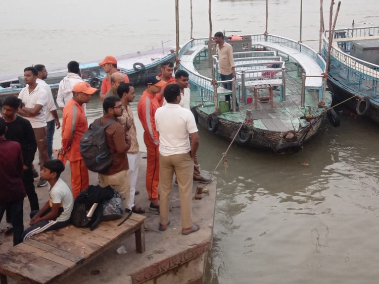 वाराणसी: शीतलाघाट पर गंगा में नहाते समय युवक डूबा, एनडीआरएफ की तलाश जारी