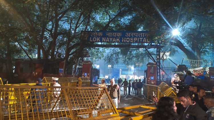 लाल किला कार विस्फोट के घायलों से मिलीं मुख्यमंत्री रेखा गुप्ता