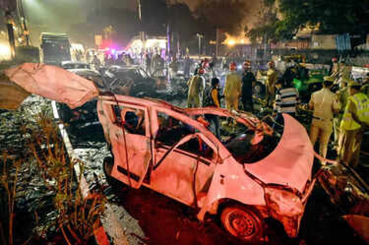 दिल्ली में लाल किले के पास कार ब्लास्ट पर राष्ट्रपति, प्रधानमंत्री, गृहमंत्री समेत तमाम नेताओं ने जताई संवेदनाएं, घायलों के शीघ्र स्वस्थ होने की प्रार्थना