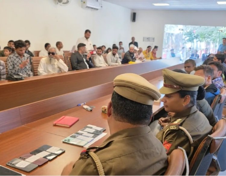 संभल में पुलिस ने 50 लाख के 113 मोबाइल किए बरामद, फोन मिलते ही लोगों के चेहरे खिले