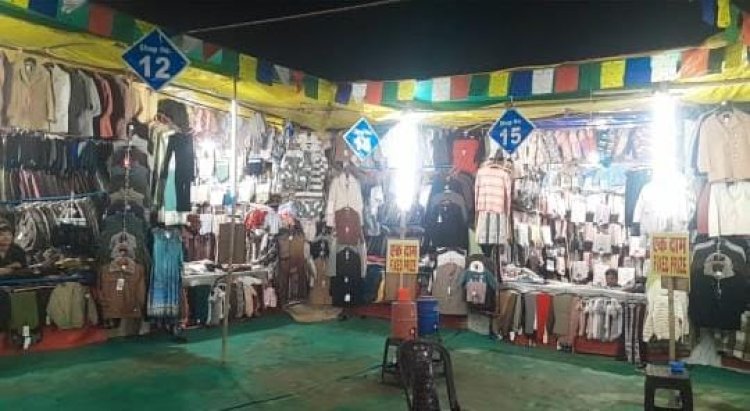 शहर के कानपुर रोड पर सर्दियों की रौनक बढ़ाने आया हिमालयन बौद्धिष्ट मेला, लोगों में उमंग का माहौल