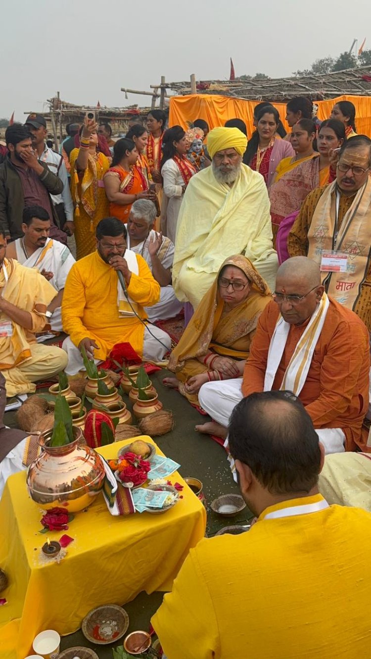 राम मंदिर ध्वजारोहण से पहले सरयू तट हुआ कलश पूजन और पूजित कलश पहुंचे रामजन्म भूमि