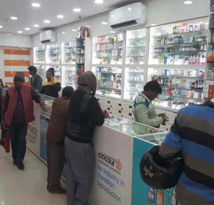 जौनपुर में मेडिकल स्टोर वाले बेच रहे थे ₹42 करोड़ की नशे वाली कफ सिरप! 15 फर्मों पर केस दर्ज। पूरी खबर पढ़कर चौंक जाएंगे!