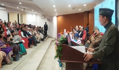 अंतरराष्ट्रीय उर्दू कांफ्रेंस में गुलाम नबी आज़ाद बाेले- उर्दू इसी मुल्क की भाषा है, इसे बचाने के लिए संगठित प्रयास की जरूरत