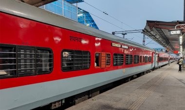 प्रयागराज एक्सप्रेस व झांसी-बांदा मेमू 11 दिसंबर को रहेंगी निरस्त