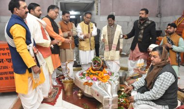 महामना पं. मदन मोहन मालवीय की जयन्ती पर विश्वनाथ मन्दिर में हुआ रुद्राभिषेक