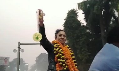 खुशबू निषाद: मिक्स मार्शल आर्ट्स में भारत का गौरव का तिरंगा लहराया | गोल्डन गर्ल के घर लौटने पर उमड़ा प्रयागराज