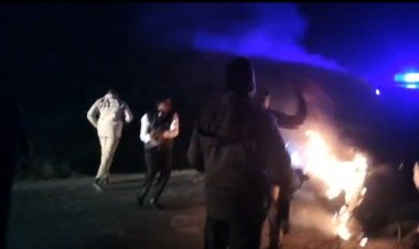 डायल 112 के वाहन में शॉर्ट सर्किट से लगी आग, ग्रामीणों की सूझबूझ से टला बड़ा हादसा।