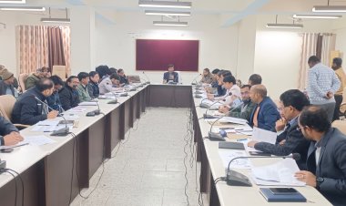 मऊ में जनवरी से नवंबर तक के सड़क हादसों में 173 लोगों की मौत पर जिलाधिकारी गंभीर