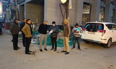 वाराणसी नगर निगम :  नगर आयुक्त का जोनल अधिकारियों को निर्देश—प्रतिदिन कम से कम 10 भवनों का करें असेसमेंट