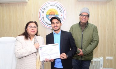 राष्ट्रीय सेवा योजना के स्वयंसेवक आनन्द यादव का गणतंत्र दिवस परेड के लिए चयन