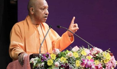 धार्मिक उन्माद और जातीय विद्वेष फैलाने वालों के विरूद्ध पुलिस करे सख्त कार्रवाई : मुख्यमंत्री याेगी