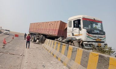 गिट्टी लदे ट्रेलर का ब्रेक फेल, जान बचाने कूदे चालक की मौत, खलासी घायल