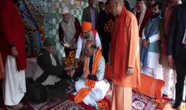 रक्षा मंत्री राजनाथ सिंह, मुख्यमंत्री योगी पहुंचे अयोध्या