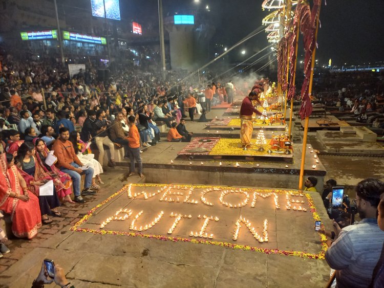 रूस और भारत के रिश्तों को लेकर काशी के विश्वप्रसिद्ध गंगा आरती में विशेष अनुष्ठान