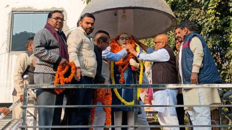 बाबा साहेब के बनाए संविधान को कमजोर करने की साजिश रच रही भाजपा : अजय राय