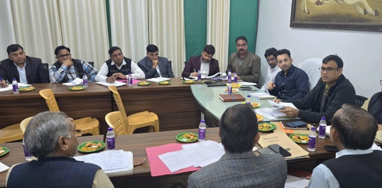 गौ आश्रय स्थलों में लापरवाही पर तीन सचिवों को कारण बताओ नोटिस