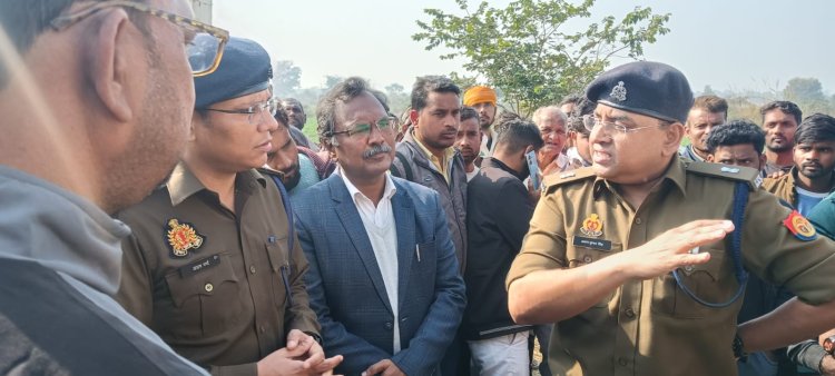 बाइक से स्कूल जा रहे तीन विद्यार्थियों की मार्ग दुर्घटना में मौत