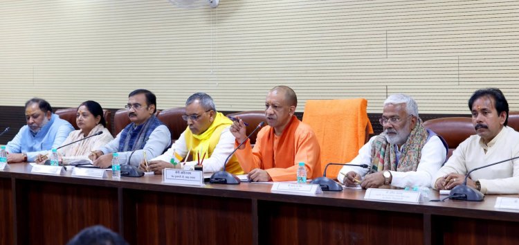 योगी ने वाराणसी में एसआईआर अभियान की प्रगति जानी,बोले—कोई पात्र मतदाता छूटे नहीं