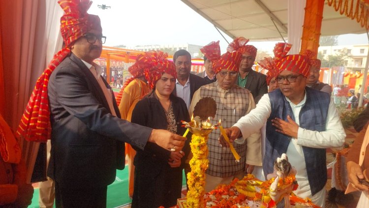 मुख्यमंत्री सामूहिक विवाह में एक दूसरे के हुए 469 जोड़े