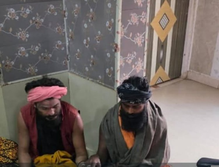 बाबा भेष में आए दो युवकों ने बच्ची को अगवा करने का किया प्रयास, भीड़ ने पीटा