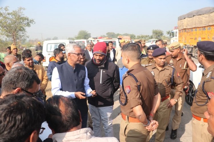 मथुरा में यमुना एक्सप्रेसवे हादसे में 13 जिंदा जले, 70 झुलसे