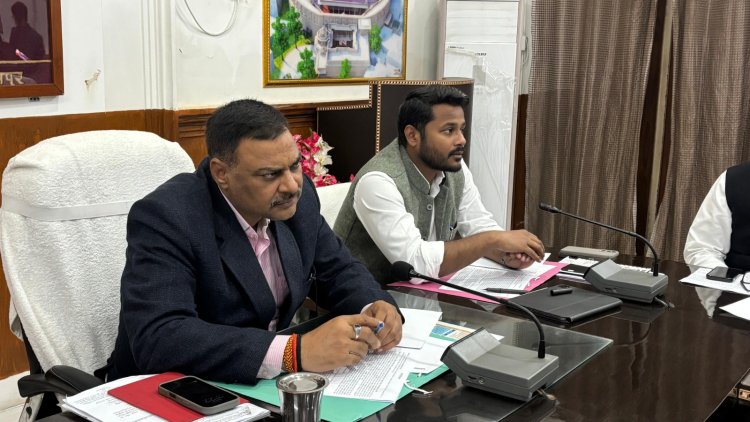 मीरजापुर में स्वारोजगार को रफ्तार, निवेश मित्र पर त्वरित निस्तारण के निर्देश