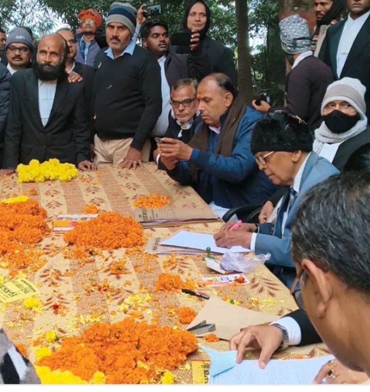 मीरजापुर : बार चुनाव में सरगर्मी तेज, अध्यक्ष पद पर त्रिकोणीय मुकाबले के आसार