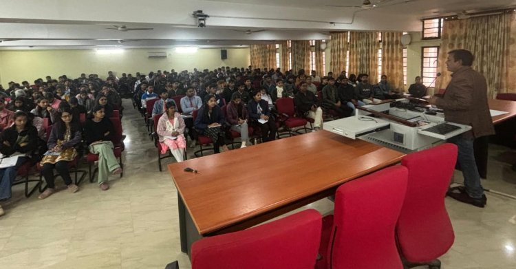 पर्यावरणीय चुनौतियों के समाधान में नैतिक मूल्यों की भूमिका अहम : डॉ. सीएल मौर्या