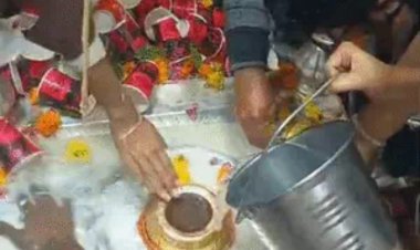 नव वर्ष 2026 के पहले दिन मंदिरों में उमड़ा आस्था का जनसैलाब