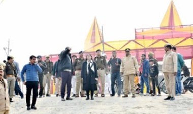 मण्डलायुक्त ने माघ मेला के दृष्टिगत तैयारियों का लिया जायजा, दिए निर्देश