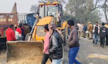 तीन ट्रक आपस में भिड़े, तीन घायल.