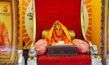 वाराणसी में ज्योतिर्मठ के प्रथम शंकराचार्य तोटकाचार्य का मना पट्टाभिषेक दिवस